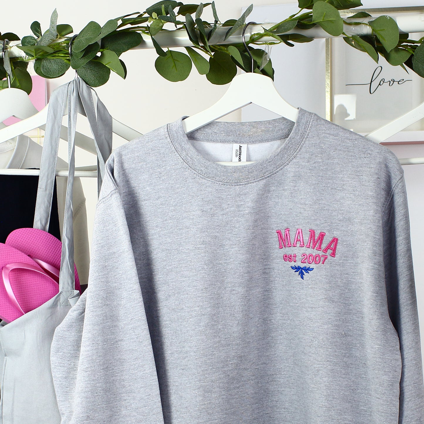 Mum est (year) Sweatshirt