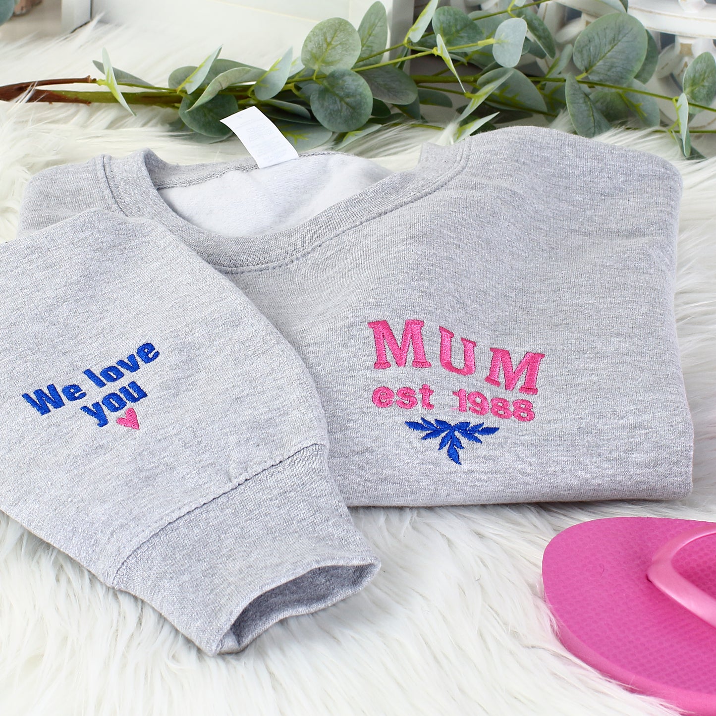 Mum est (year) Sweatshirt